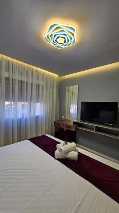City Center Apartment Tirana Esterno foto