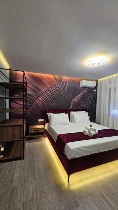 City Center Apartment Tirana Esterno foto